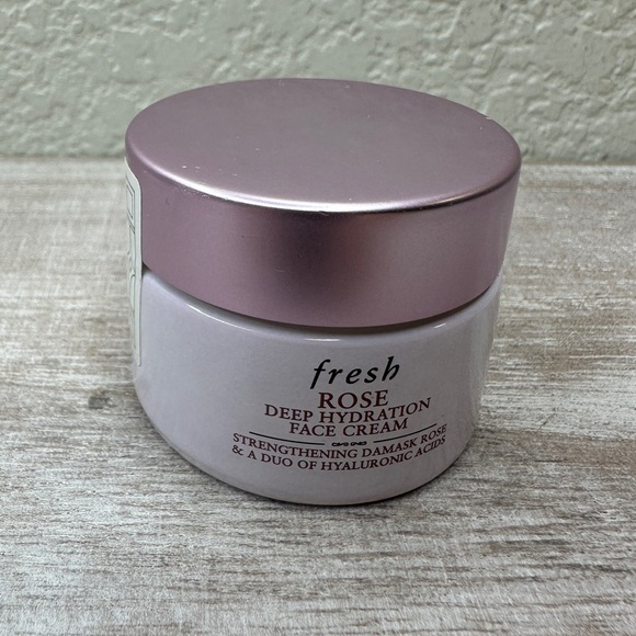 $8 🌙 Fresh Rose Deep Hydration Face Cream NEW - Picture 1 of 4